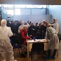 Grįžtantiesiems i&scaron; užsienio kyla daug klausimų dėl izoliacijos, privalomų mokamų ar nemokamų testų. Dėl nuolat kintančios situacijos net specialistai negali pateikti ai&scaron;kių atsakymų į juos