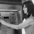 Vienas pirmųjų bankomatų. Courtesy Crocker Bank nuotr.