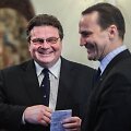 R.Sikorskis (nuotr. su Lietuvos užsienio reikalų ministru L.Linkevičiumi) teigė, kad V.Putinas siūlė D.Tuskui pasidalyti Ukrainą