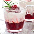 Spanguolių ir grietinėlės desertas