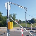 Vizualiai gabaritiniai vartai yra sulankstyti, tačiau jie jokio pavojaus nekelia bei savo funkciją atlieka.