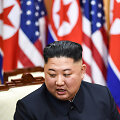 Trečią kartą susitiko Donaldas Trumpas ir Kim Jong Unas