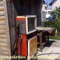 Dyzelino kolonėlė kauniečio gyvenamojo namo kieme