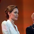 Aktorė Angelina Jolie ir Jungtinės Karalystės užsienio reikalų sekretorius Williamas Hague'as
