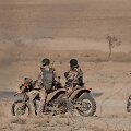 SOP eskadronų &bdquo;Aitvaras&ldquo; kariai važiuoja motociklais KTM EXC-R 530