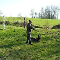 Pasienietis su tarnybiniu &scaron;unimi