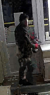 Kauno apskrities policijos nuotr./Vagystės iš parduotuvės kasos aparatų tyrime ieškomas vyras