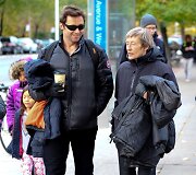 Hugh Jackmanas su motina Grace McNeil