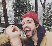 Elizabeth Olsen su muzikantu Robbie Arnettu 