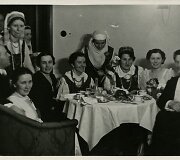 Vai&scaron;ės Moterų &Scaron;aulių &scaron;ventėje. Kaunas, 1938 m.