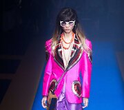 &bdquo;Gucci&ldquo; 2018 m. pavasario ir vasaros kolekcijos modelis