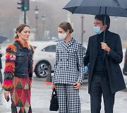 Paryžiaus mados savaitė: Sofia Sanchez de Betak, Natalia Vodianova ir Antoine'as Arnault 