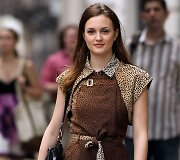 Leighton Meester &bdquo;Gossip Girl&ldquo; filmavimo aik&scaron;telėje (2010 m.)