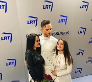 Ruslanas Kirilkinas su seserimis Viktorija ir Oksana