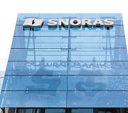 Grafiti pie&scaron;iniai ant banko &bdquo;Snoras&ldquo; pastato