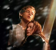 Leonardo DiCaprio ir Kate Winslet filme &bdquo;Titanikas&ldquo; (1997 m.)