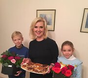 Laima Kybartienė su vaikaičiais