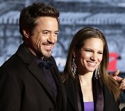 Robertas Downey jaunesnysis ir Susan Levin &scaron;venčia a&scaron;tuntąsias santuokos metines