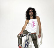 &bdquo;Vivienne Westwood&ldquo; 2021 m. pavasario ir vasaros kolekcijos modelis