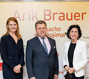 Vienos žydų muziejaus direktorė dr Danielle Spera, užsienio reikalų viceministras Mantas Adomėnas, Austrijos ambasadorė Lietuvai Yvvone Raffaela Toncic-Sorinj