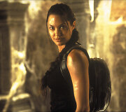 Angelina Jolie filme &bdquo;Kapų plė&scaron;ikė Lara Kroft&ldquo; (2001 m.)