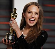 Seksualiausia užsienietė: &scaron;vedų&nbsp;aktorė&nbsp;Alicia Vikander
