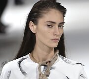 &bdquo;Stella McCartney&ldquo; 2016 m. rudens-žiemos kolekcijos modelis