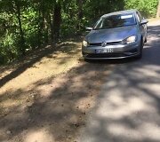 &bdquo;CityBee&ldquo; priklausantis &bdquo;Volkswagen&ldquo; važinėjo Panemunės &scaron;ilo pėsčiųjų takais