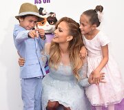 Jennifer Lopez su vaikais Maxu ir Emme