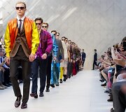 &bdquo;Aprangos&rdquo; grupė atidaro pirmąją &bdquo;Burberry&ldquo; parduotuvę Baltijos &scaron;alyse