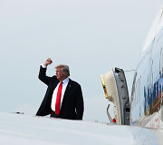 D.Trumpo ir Kim Jong Uno susitikimo emocingos akimirkos