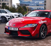 Konkurso &bdquo;Metų automobilis 2020&ldquo; dalyviai prie Martyno Mažvydo bibliotekos, Toyota Supra