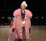 &bdquo;Marc Jacobs&ldquo; 2018 m. pavasario ir vasaros kolekcijos modelis