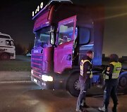 Klaipėdoje sulaikytas vielinę tvorą tempęs vilkikas