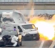 Kaukėti asmenys Italijoje bandė apiplė&scaron;ti inkasatorių automobilį