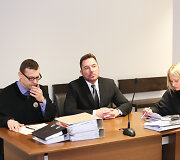 Marius Gelažnikas (centre)
