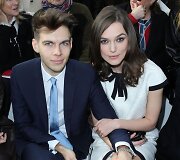 Keira Knightley ir Jamesas Rightonas