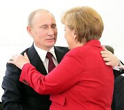 Rusijos prezidentas Vladimiras Putinas ir Angela Merkel