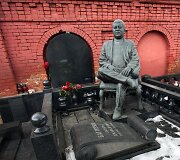 Rusijos nusikalstamo pasaulio atstovų antkapiai