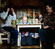 Spektaklio &bdquo;Kelionė namo&ldquo; scena