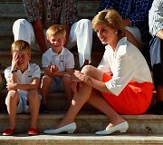 Princesė Diana su sūnumis Williamu ir Harry (1988 m.)