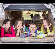 Laura Slavinskaitė, Neringa Derkintytė, Nerijus Sadauskas, Milda Sadauskienė