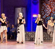 &bdquo;Pop Ladies&ldquo;