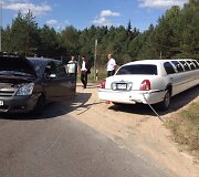 Autostradoje į avariją pateko vestuvių limuzinas