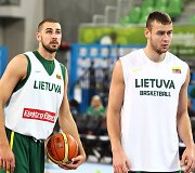 Jonas Valančiūnas ir Donatas Motiejūnas