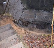 Į upę nuslinko dalis atodangos