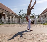 Gėlių, meno ir meilės festivalyje &ndash; tarptautinė  teatro ir cirko trupė bei kvapą gniaužiantys pasirodymai