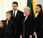 Dalia Grybauskaitė su Dainiaus Zubraus &scaron;eima