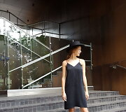 &bdquo;Laura Daili&ldquo; kapsulinės kolekcijos &bdquo;Favor '20&ldquo; modelis