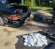 Kontrabandininko i&scaron; Baltarusijos melas paai&scaron;kėjo i&scaron;ardžius jo automobilį